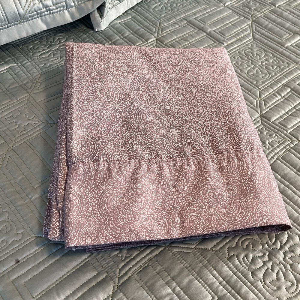 Charisma Microfiber  Purple Queen Size Bed Sheet